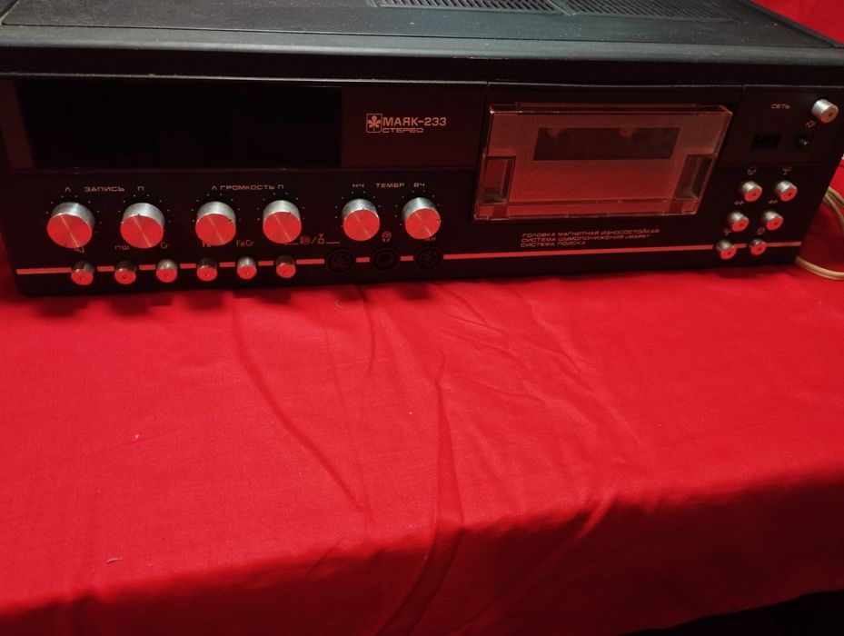 Кассетный магнитофон Маяк 233 Стерео проигрыватель Вега 109-АК15АС109