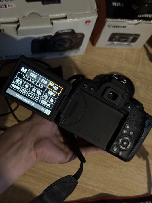 Canon eos 800d 18-55mm kit + обʼєктив Canon 50mm f1.8