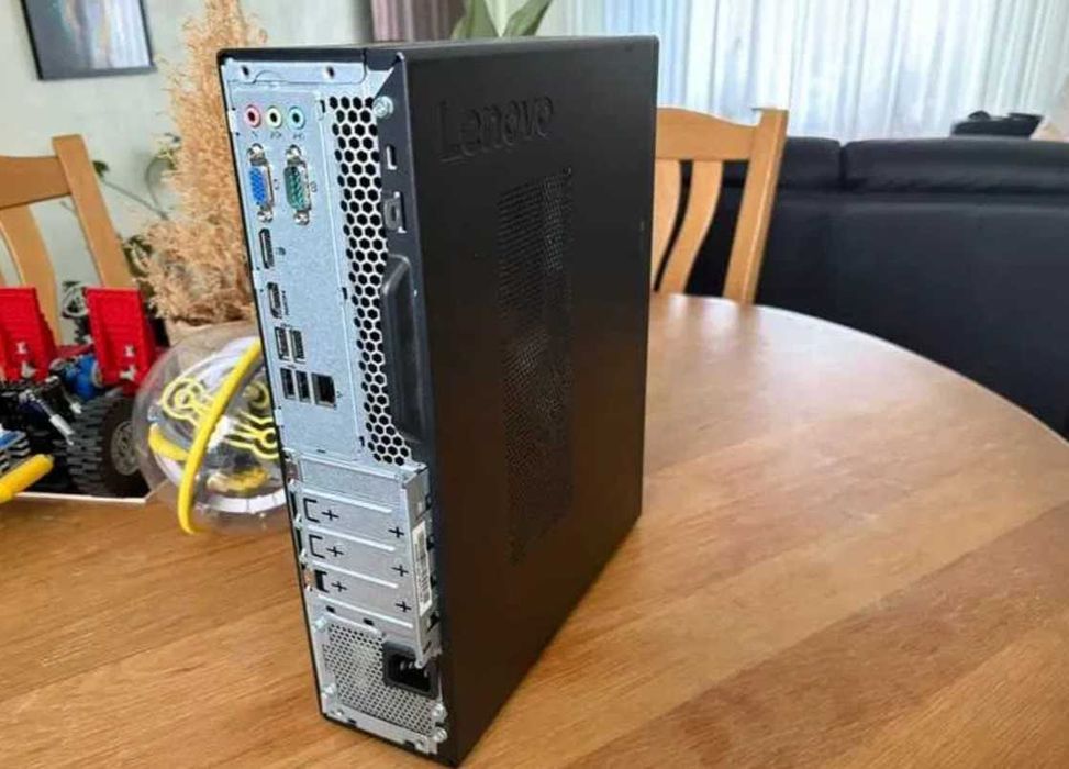 Lenovo i5-7500/8Gb/HDD 500Gb/HDMI/DP/VGA PC Computador