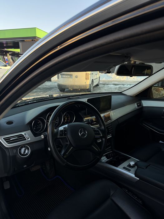 Терміново Mercedes Benz E200