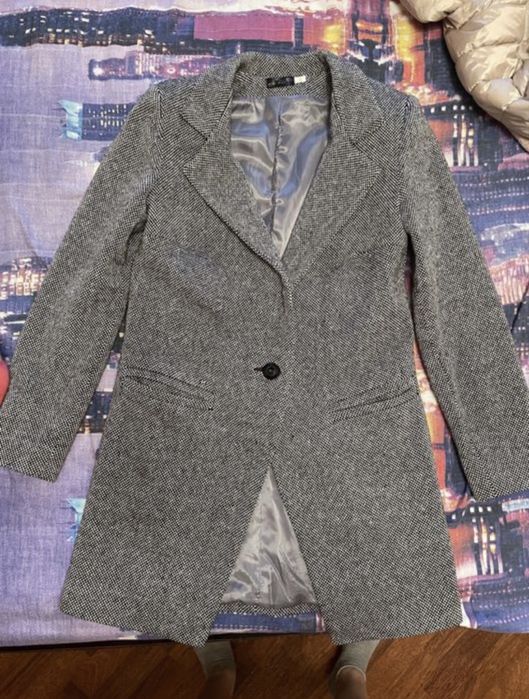 Пальто демисезонное