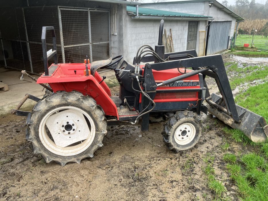 Trator Yanmar F20D 4x4