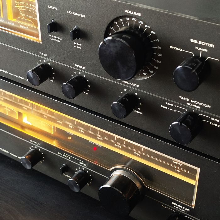 Akai AM‑2450 + Akai AT‑2450 — Cinza/Titânio - Alta Fidelidade, Hi‑Fi, Vintage.