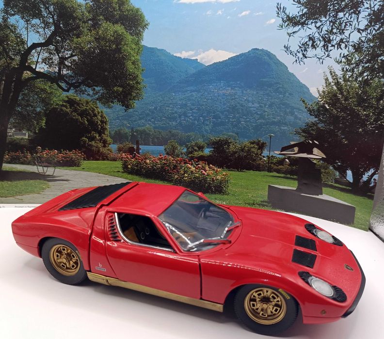 Lamborghini Miura  1/18