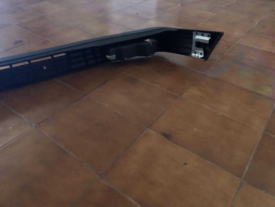 Para-choques traseiro de Peugeot 406 -  2.0 HDi 110 STDT - (NOVO)