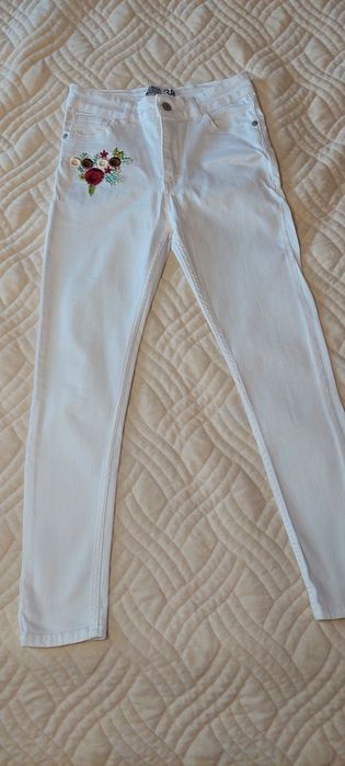 Штани білі вишивка 25 26 або 34