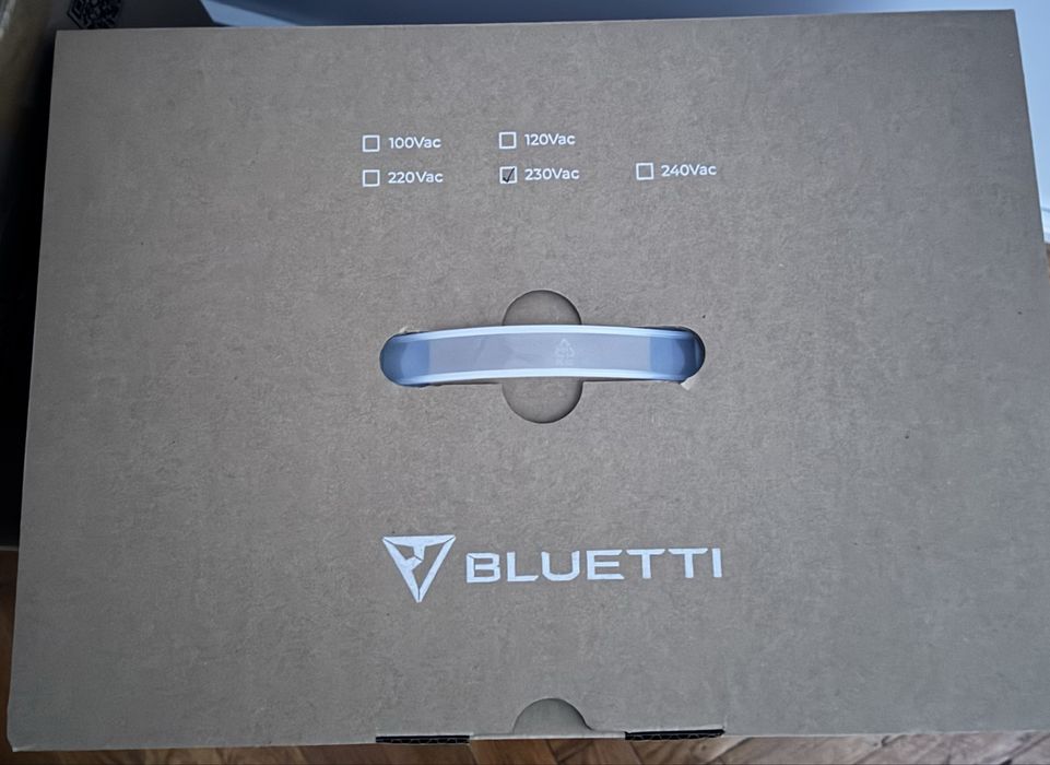 Портативна зарядна станція BLUETTI AC70 (НОВА)