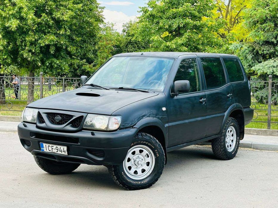 Продам Nissan terrano в хорошем состоянии 4х4 полный привод