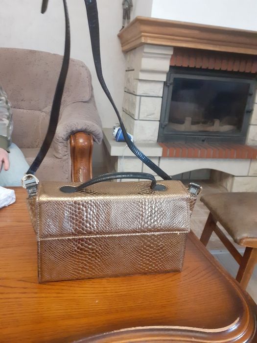 Продам женскую сумку Fellini