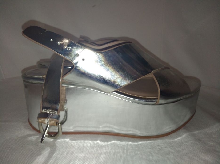 Sandálias plataforma Stradivarius