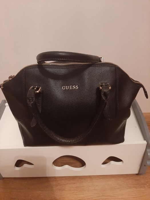 Pojemna torebka guess czarna