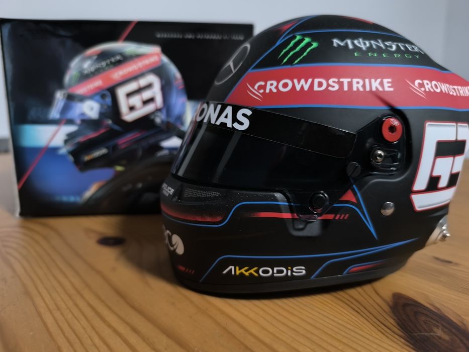 Kask mini 1/2 Mercedes AMG Petronas George Russell 2022