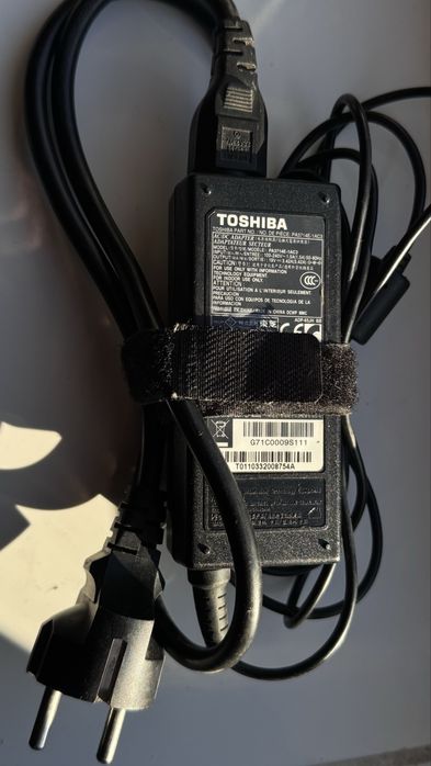 Блок живлення до ноутбука