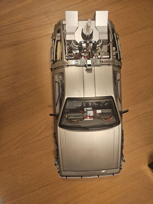 Carro delorean Regresso ao Futuro | escala 1:8