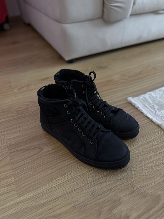 Чорне чоловіче взуття Estro