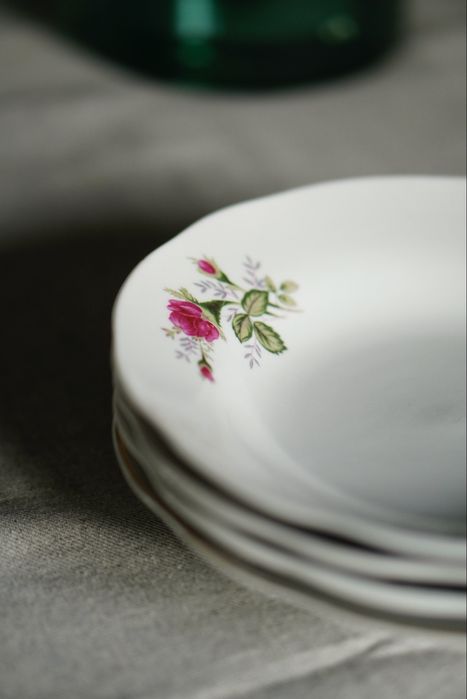 Stare talerze głębokie ceramiczne vintage z rożą prl