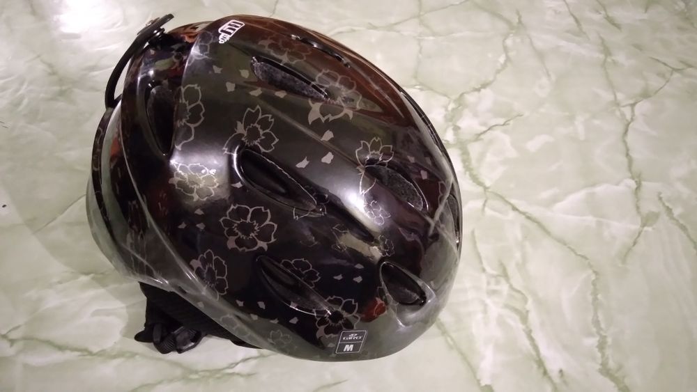 Шолом лижний   GIRO. 52 розмір