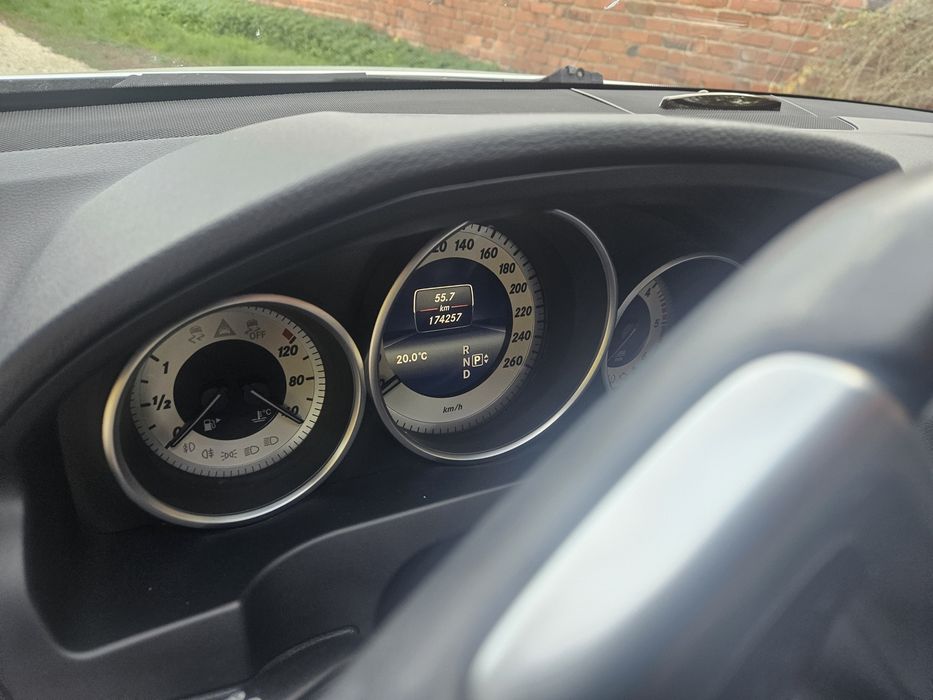 Mercedes E220 cdi 175tkm 2014r