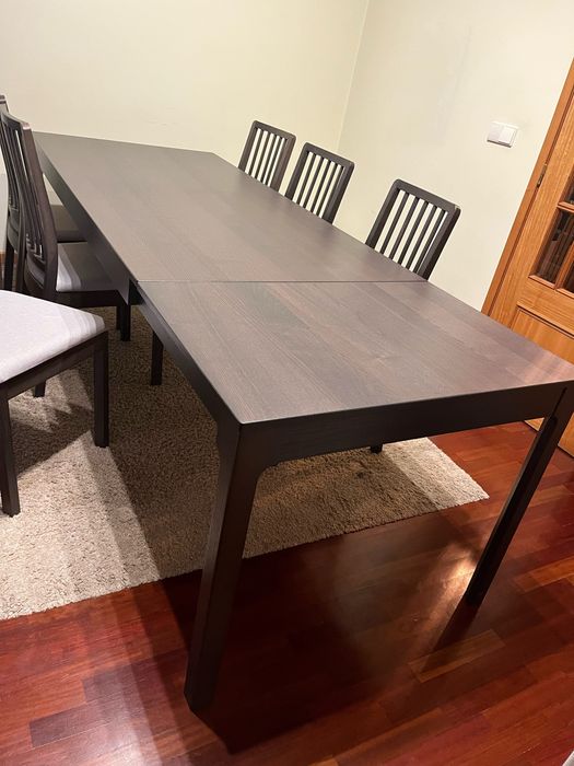Mesa de jantar extensivel com 6 cadeiras
