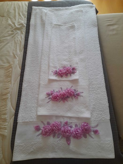 Conjunto 3 toalhas boradadas à mão