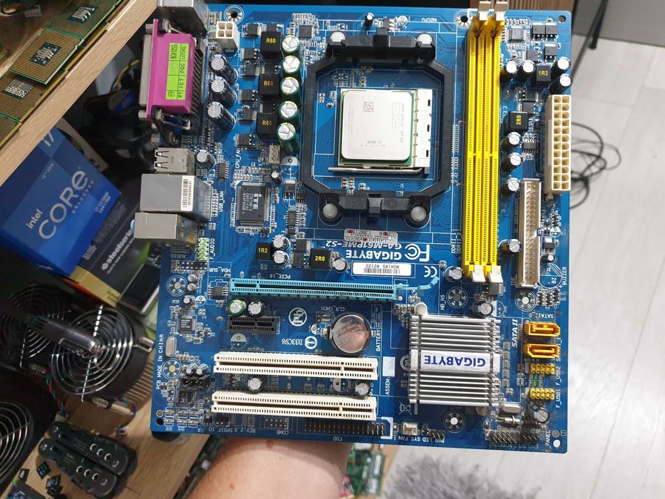 Gigabyte GA-M61PME-S2 Socket AM2 z procesorem AMD Athlon 64 X2 5200+