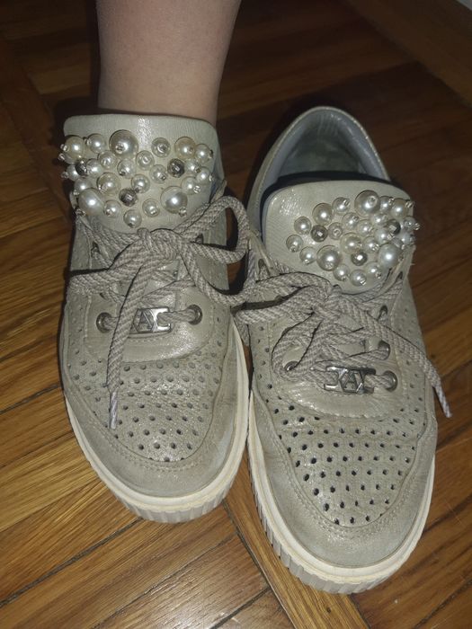 Кросівки  з натуральної шкіри 37