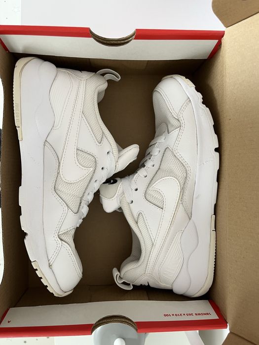 Białe damskie sneakersy Nike Pegasus Lite 36.5