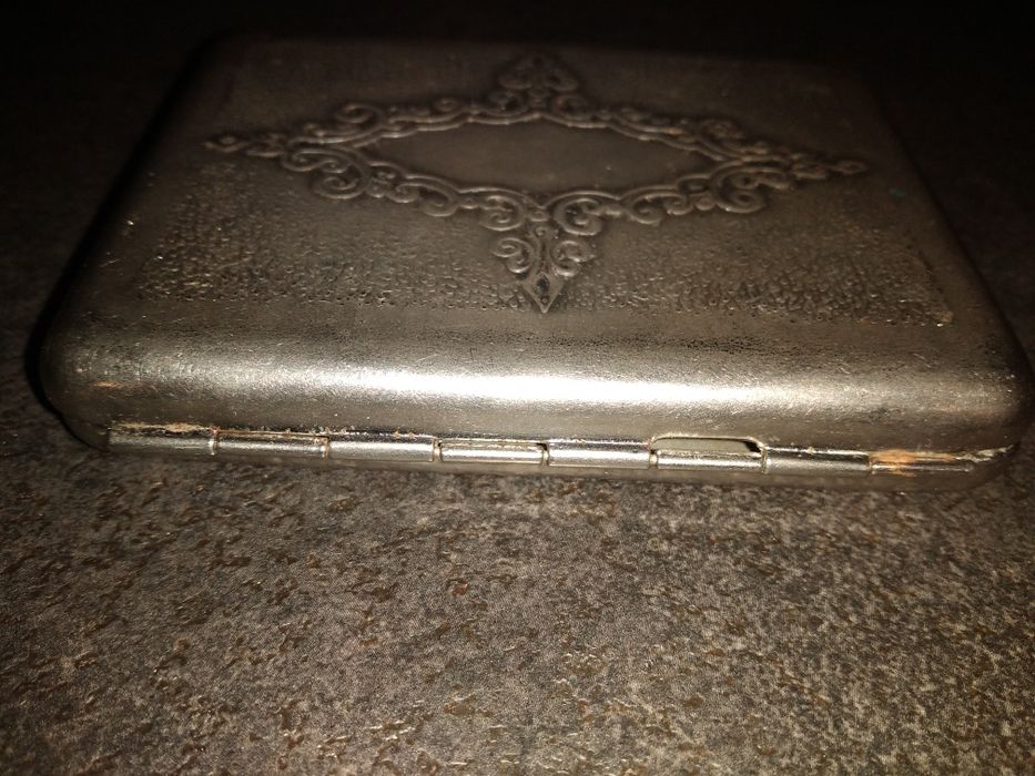 Papierośnica zdobiona