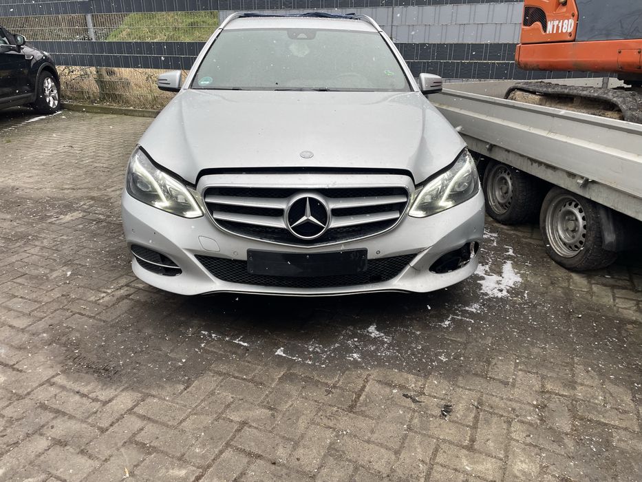 Капот Mercedes-Benz W212 рестайл 2013-2016, колір 775 (сріблястий)