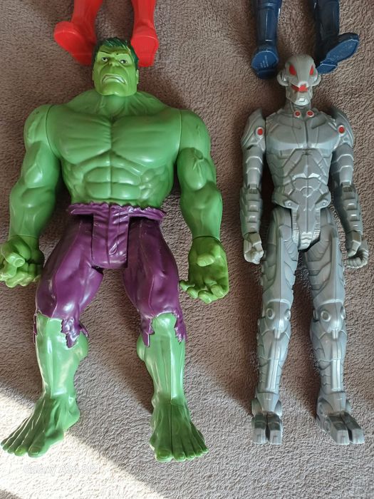Figurki Marvela-zestaw.