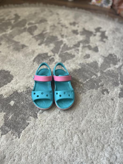 Продам  босоніжки crocs