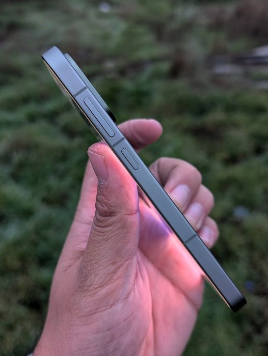 OnePlus 13s (Глобал , не перепрошитый 12/256 2 физ сим +есим компактны