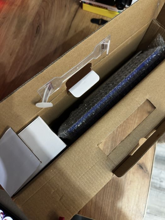 портативний DVD-програвач DBPOWER з великим HD-екраном 15,6