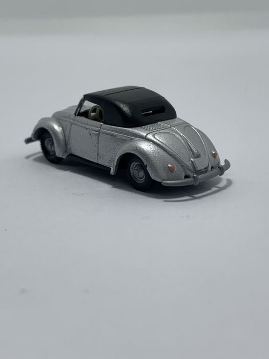 Volkswagen Carocha Cabrio Praliné 1/87