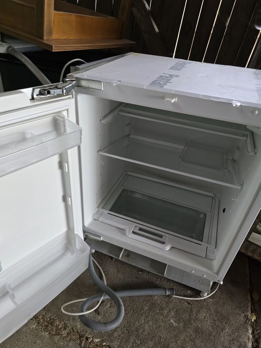 Lodówka pod zabudowę stan idealny