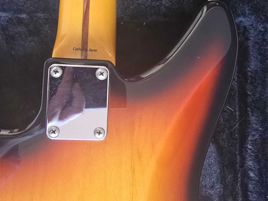Fender Jaguar Bass MIJ 2007/08 + EMG JX + Hard Case (modificado)