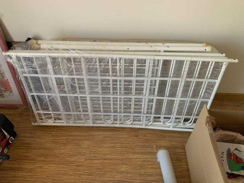 Cama de bebé branca - Berço