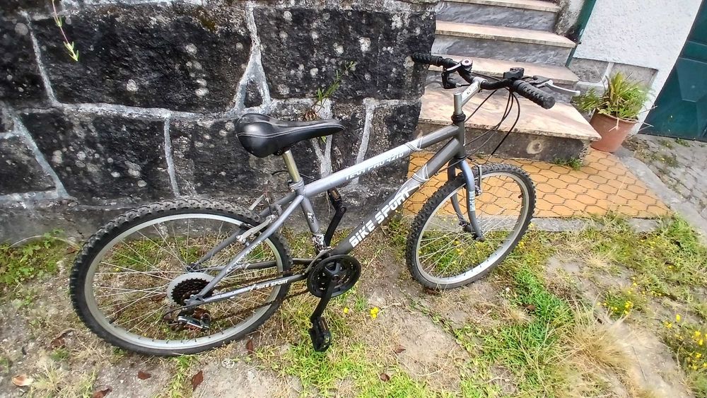 Bicicleta de criança para desocupar