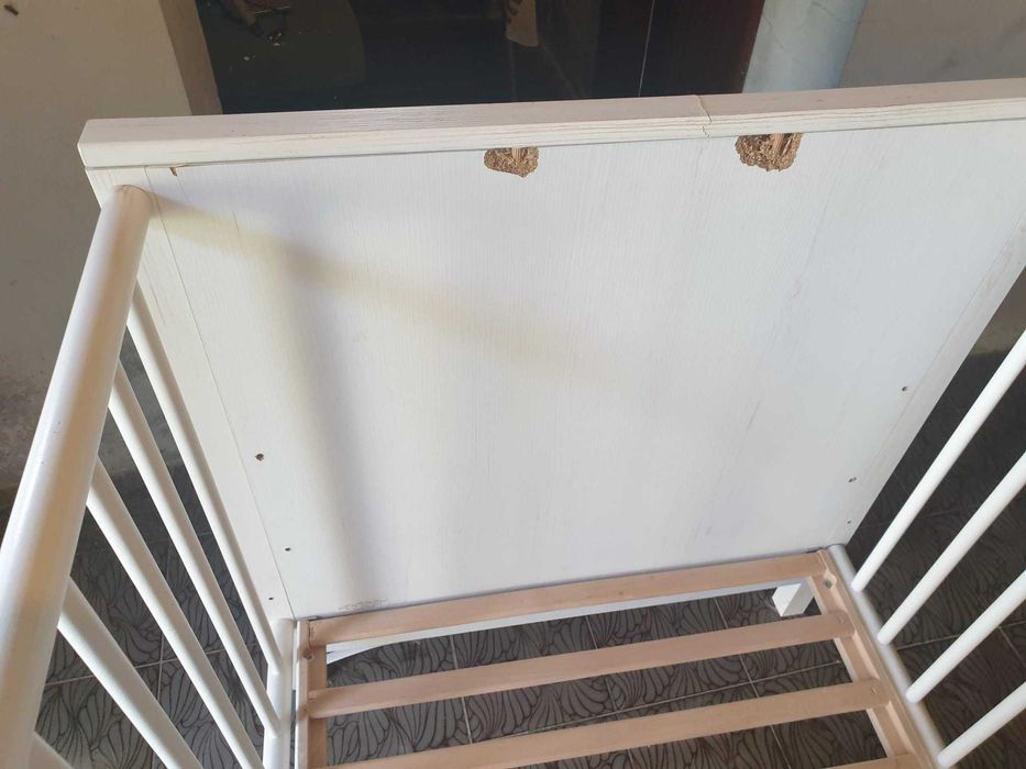 Berço com sinais de uso