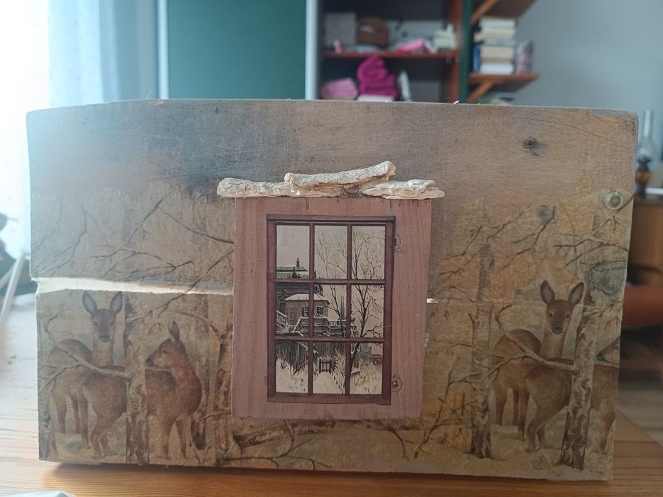 Domek lite drewno - wszystkie elementy ruchome. Rękodzieło z jarmarku.