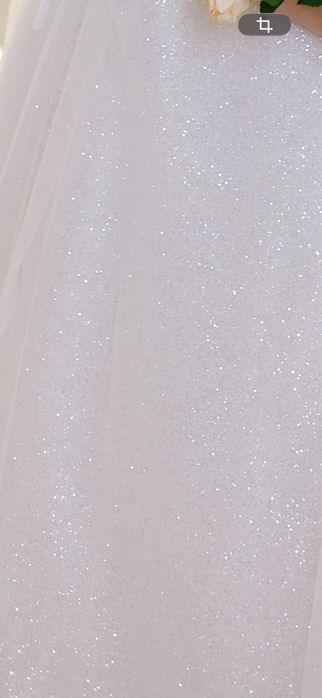 Мінімалістична весільна сукня