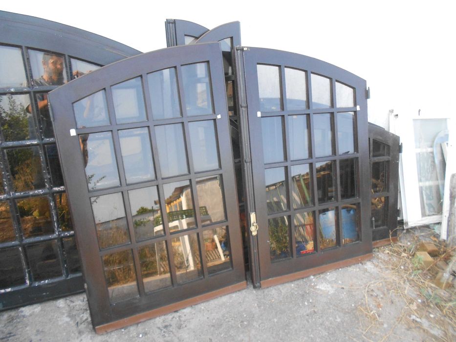 Antique solid wood windows in good condition various sizes64575279495042124