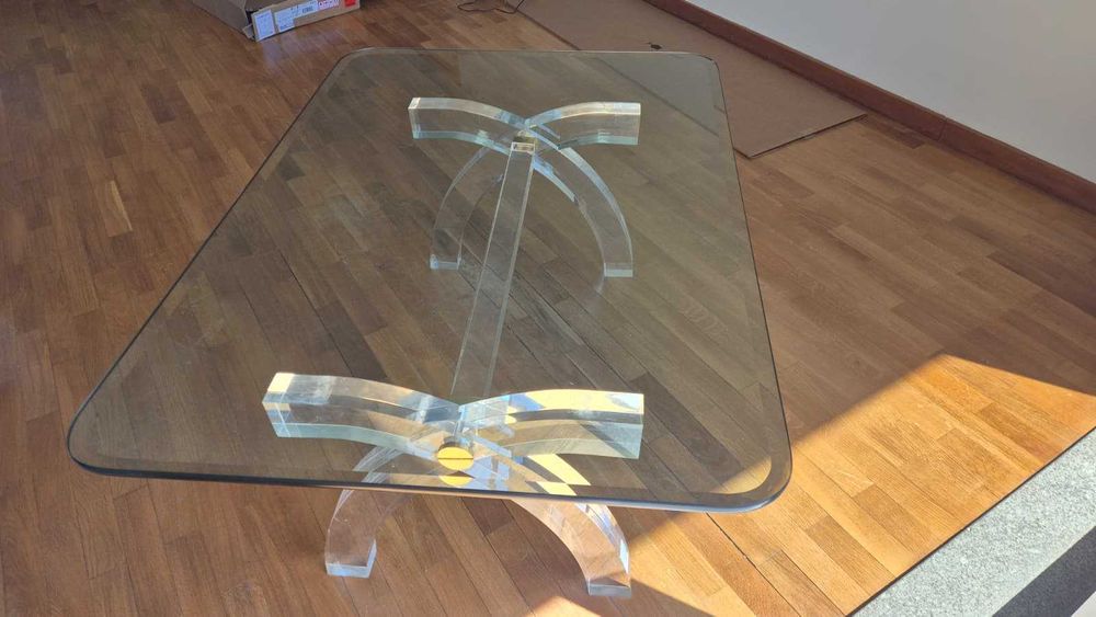Mesa de Vidro, com suporte de Acrílico 125x90x46