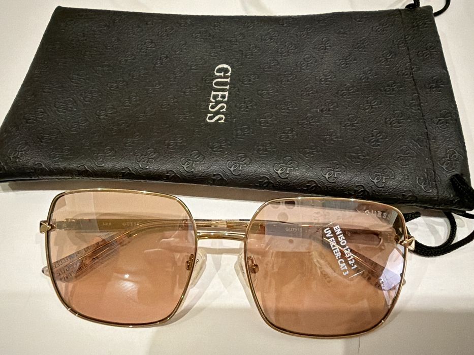 Нові окуляри Guess