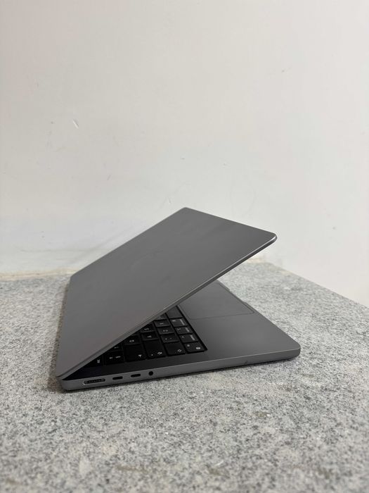 MacBook Pro 14" (2021) | M1 Pro | 16GB RAM | 512GB SSD