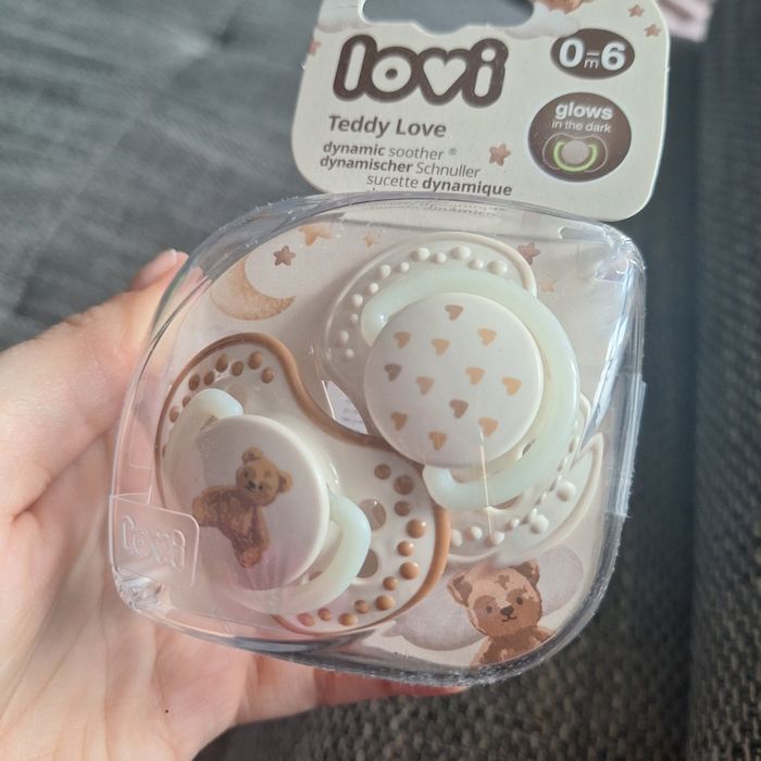 Nowe 2 smoczki firma lovi 0-6 miesiące