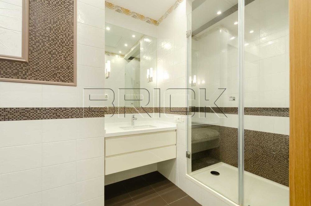 Apartment in Kyiv - More