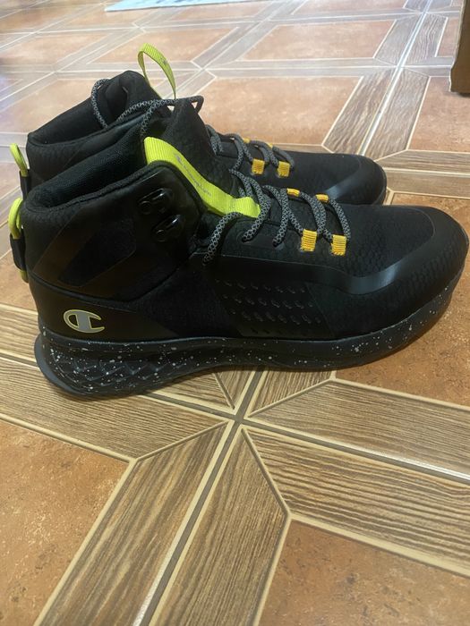 Кросівки для підлітка