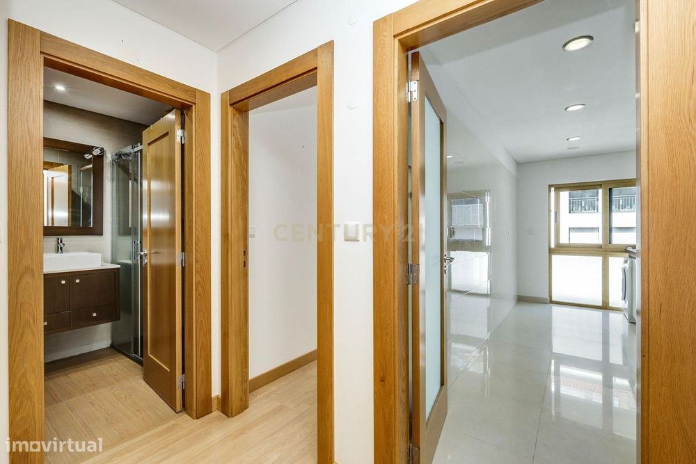 Arrendamento : Fantástico Apartamento T1 com Box (Pré-instalação para