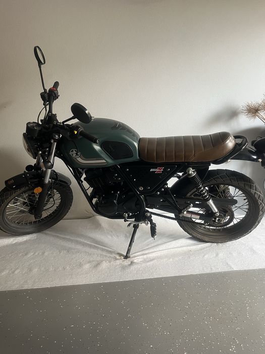 UM scrambler X Naked 125